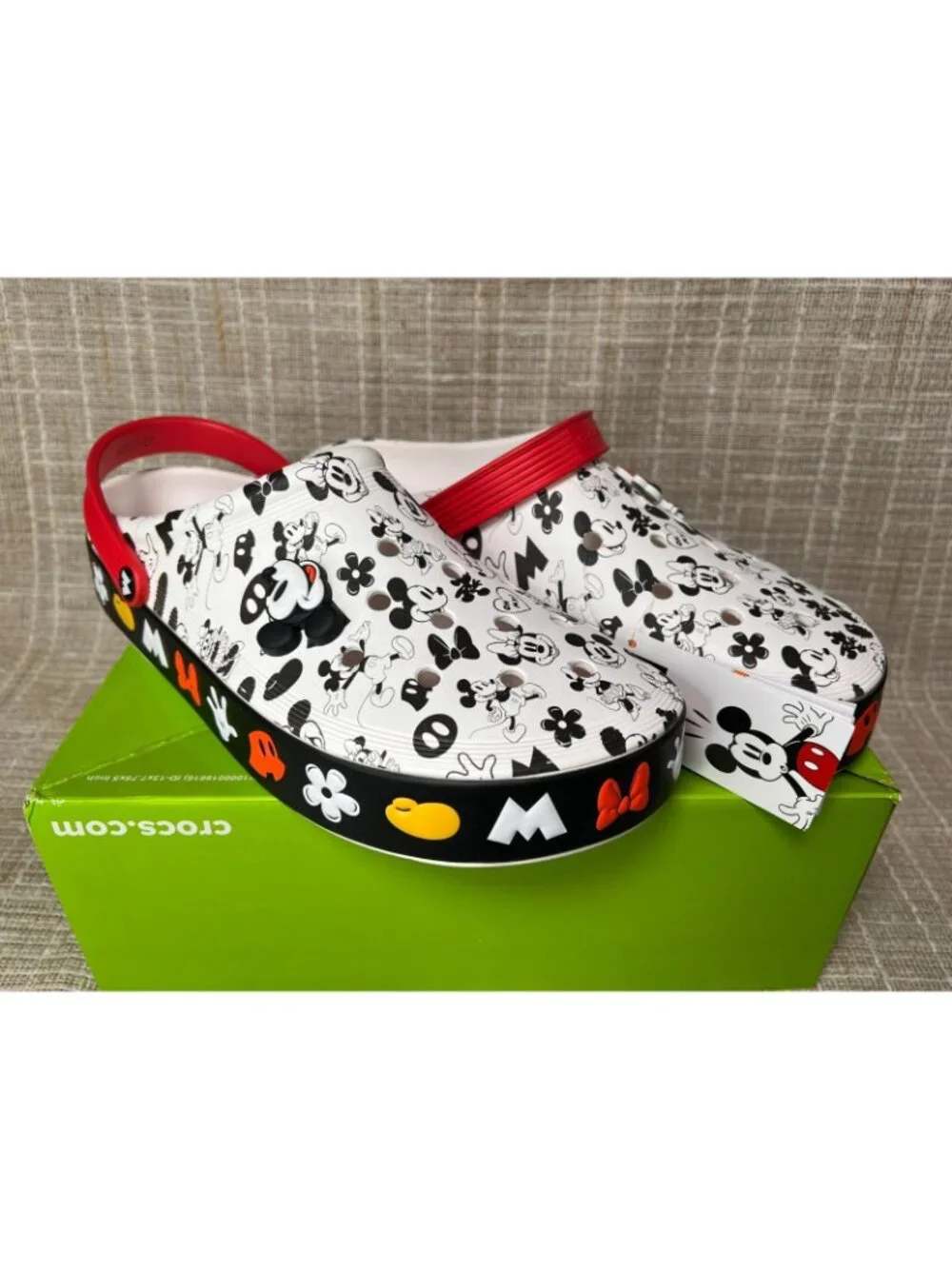 NIB Crocs Unisex Adult Mickey Off Court Clog Classic w/ 2 Charms Size 13 Men's